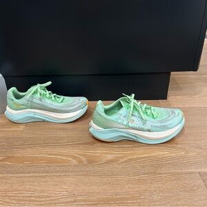 HOKA One One Mach X women’s size 8.5